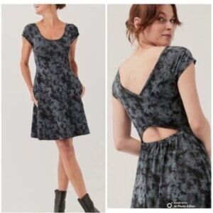 Pact Cross Back Mini Dress in Dark Gray size small